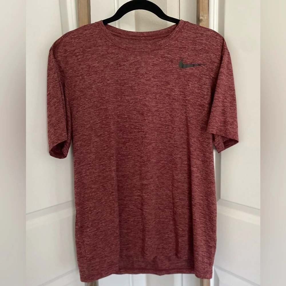 NWOT - Nike Men’s DryFit Short Sleeve T-Shirt - Size Large
